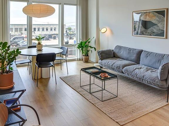 4th image of 130 Clarke Ave #430