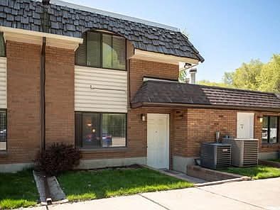 1st image of 1493 Arthur Dr