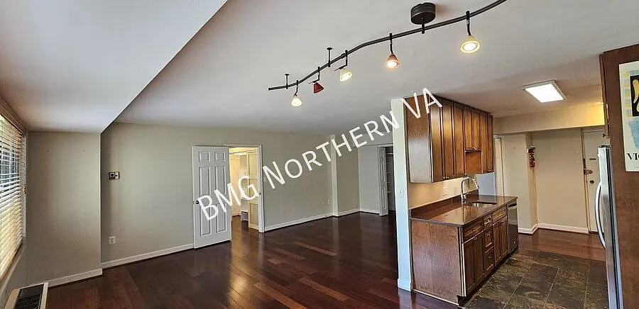 5410 Connecticut Ave NW #701