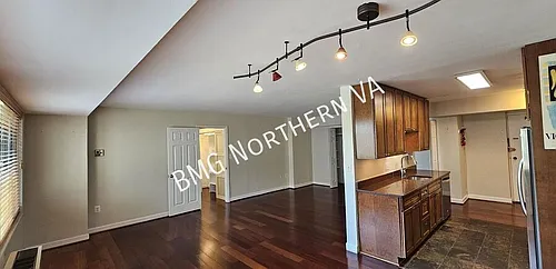 5410 Connecticut Ave NW Photo 1