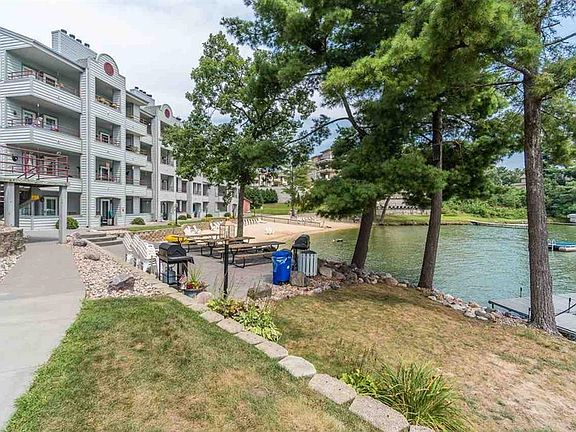 2nd image of 530 E Hiawatha Dr #203