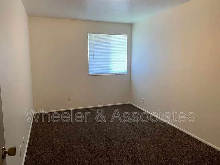 2650 Jefferson Ave #11 — Photo 6