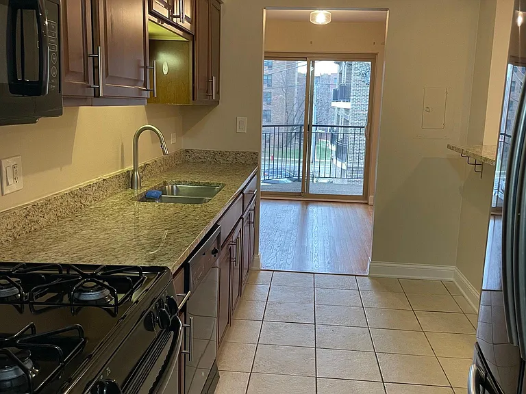 1 N Chestnut Ave #4D — Photo 3
