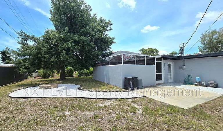 2348 Burton Ave — Photo 26