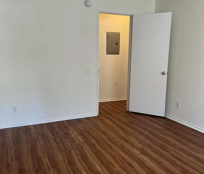 1900 Dracena Dr #1 — Photo 21
