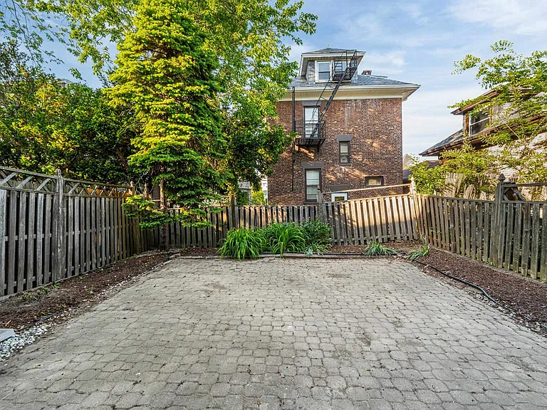 42 Duer Pl #1 — Photo 16