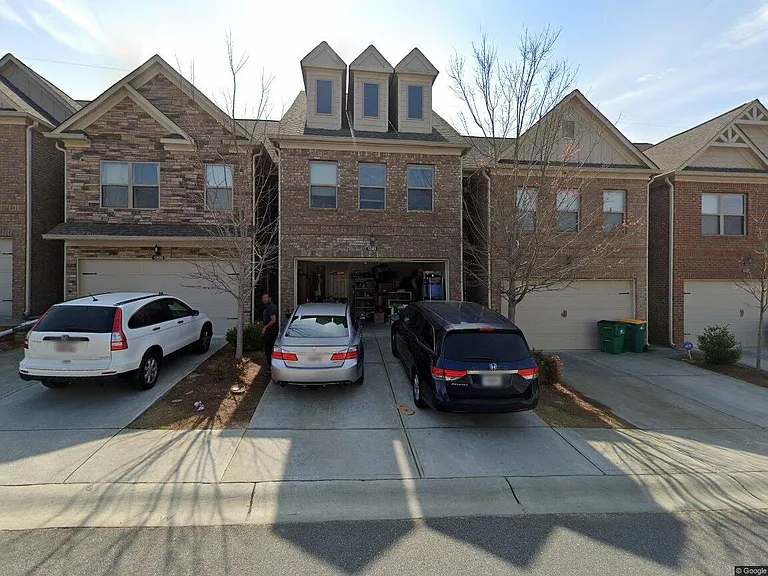 10595 Naramore Ln — Photo 1