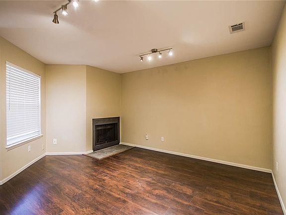 2nd image of 5608 Cougar Dr APT 201