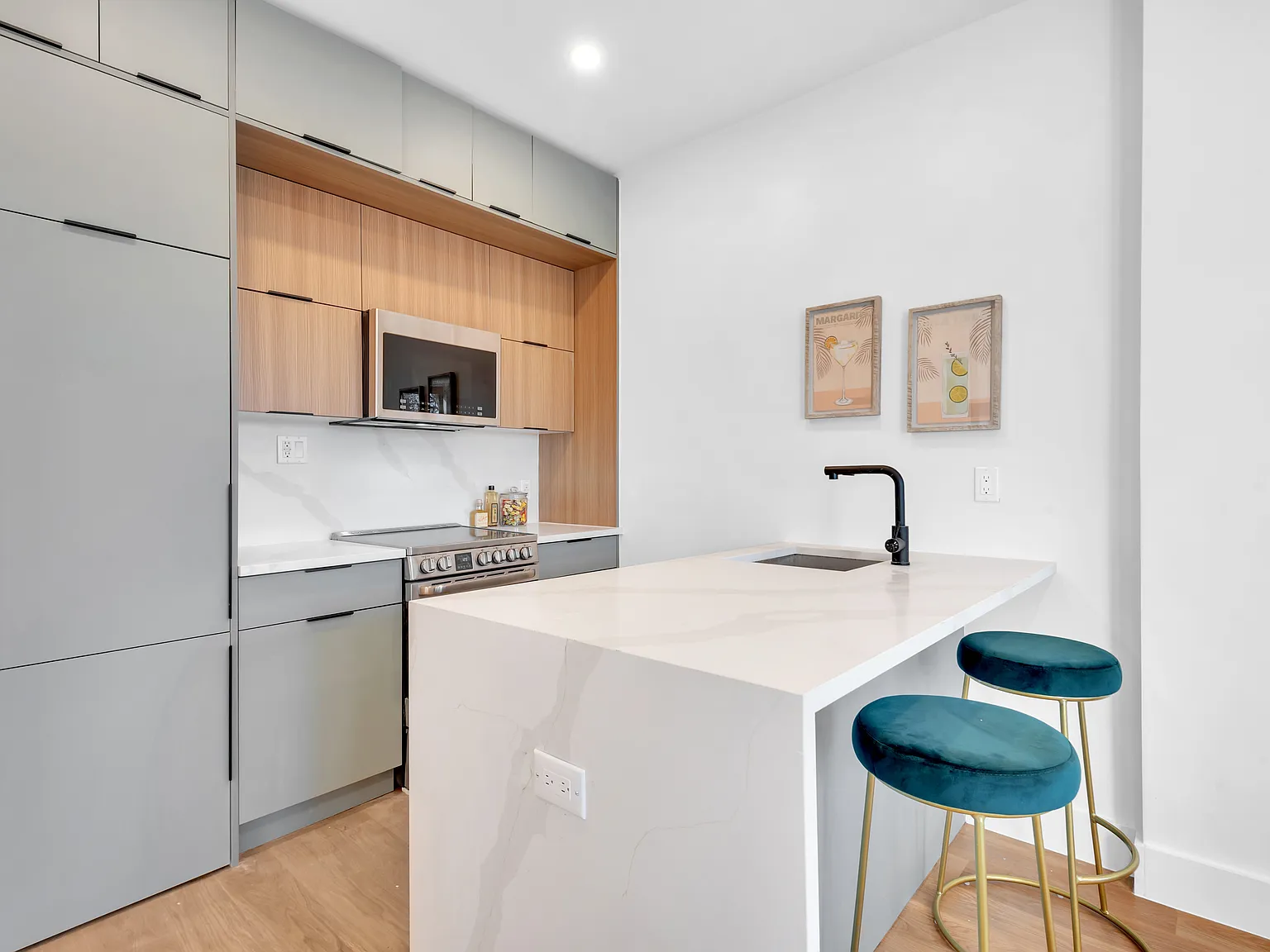 140 Moffat Street — Photo 3