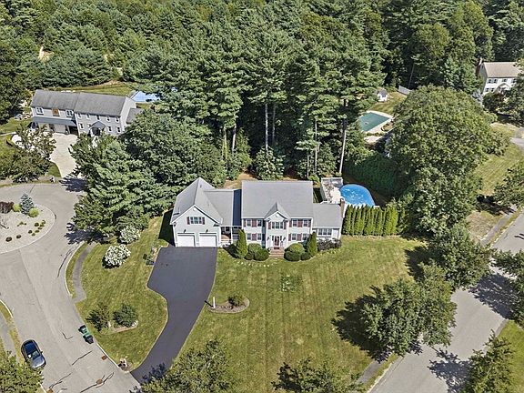 2nd image of 49 Lantern Ln