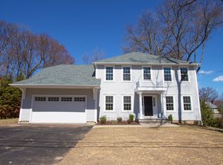 110 Lisbon Dr, Fairfield, CT 06825