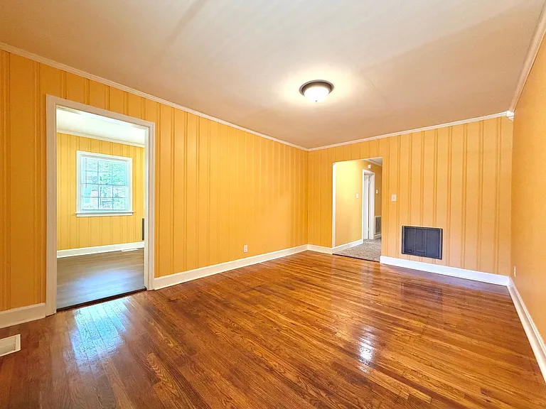 857 Greenwood Ave — Photo 2