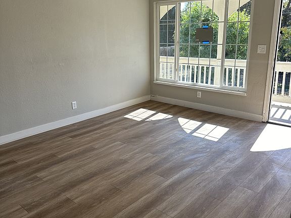 4th image of 2930 Marysville Blvd #1