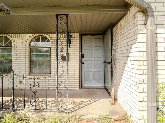 3rd image of 4 Lori Ln
