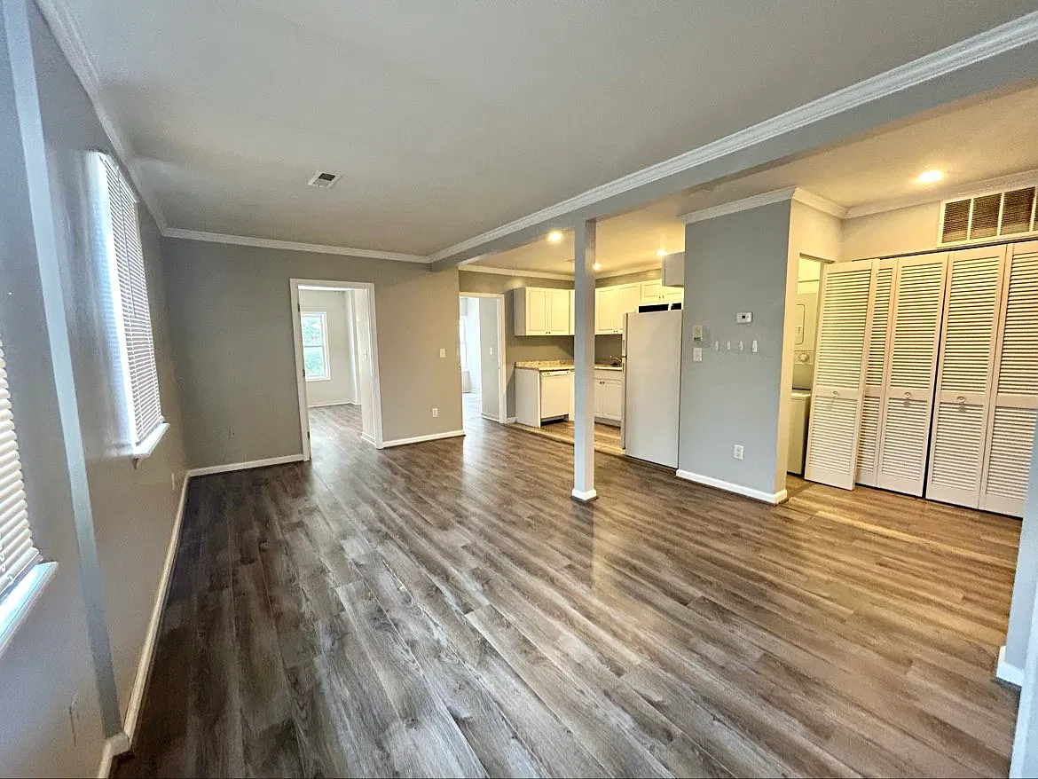 2 bed, 900 sqft, $1,525 — Photo 2