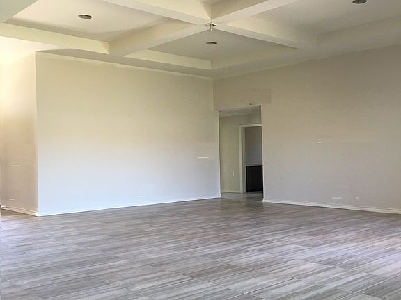 2nd image of 428 Royal Oaks