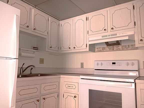 4th image of 327 34th Ave N APT 101