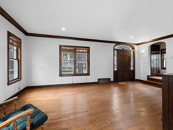 5th image of 1816 N Superior St