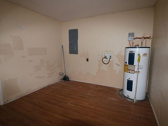 21st image of 302 S Main St.