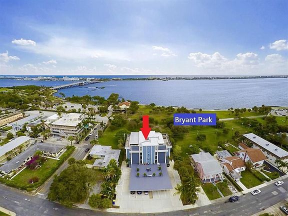 3rd image of 208 S Lakeside Dr APT 202
