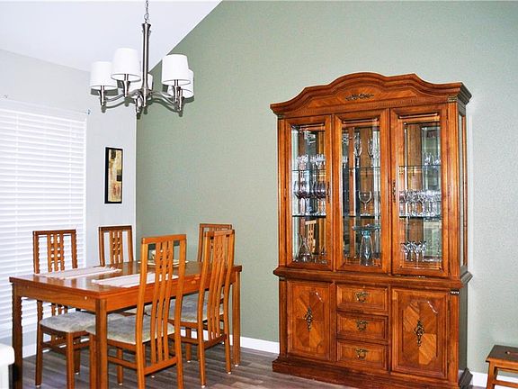 5th image of 709 Red Oak Dr