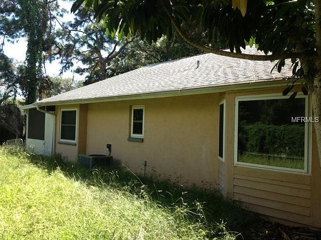 2nd image of 1838 Joyce St