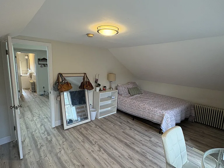 8 Bridge St #3 — Photo 1