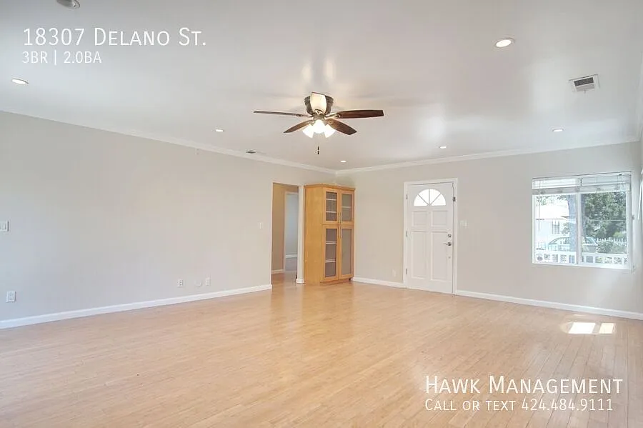 Beautiful 3 bedroom, 2 bathroom house in Tarzana. — Photo 4