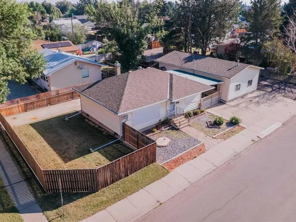 2305 S 7th Ave N, Lethbridge, AB T1H 0Z2