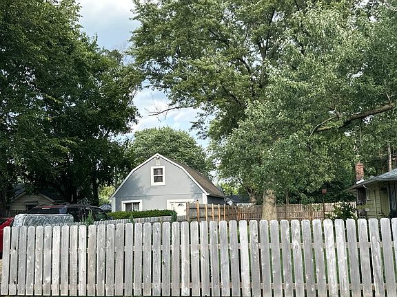2nd image of 1167 N Livingston Ave