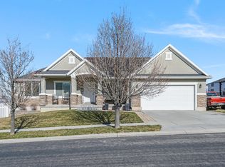 366 W Sky Hawk Way, Elk Ridge, UT 84651