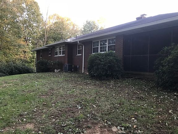 4th image of 190 Roberts Dr