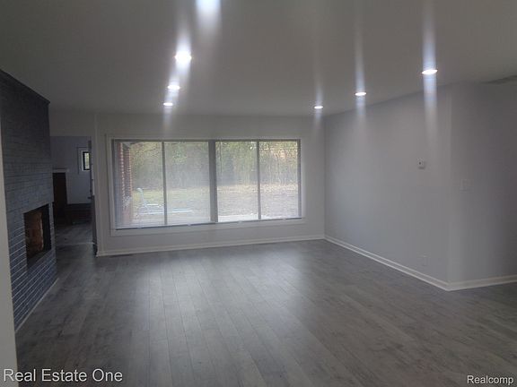 5th image of 7450 Cornwall Ct