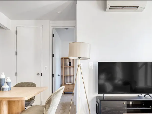 131 Smith Street image 1 of 5