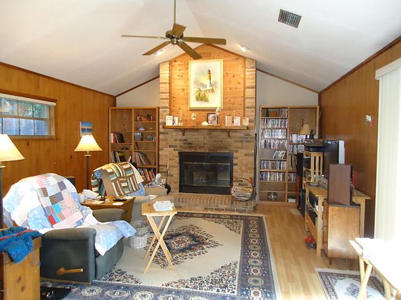 2nd image of 725 SE 28th Ave