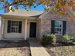 7122 Village Ln, Olive Branch, MS 38654