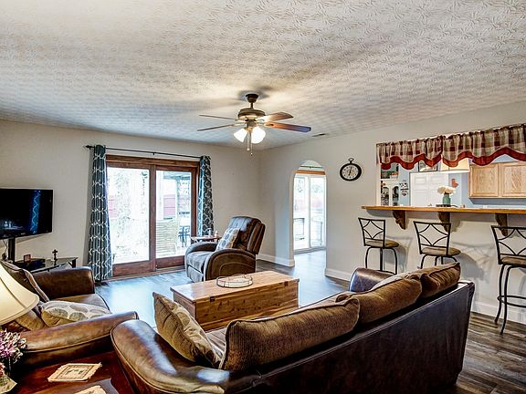 5th image of 2915 Horsham Dr