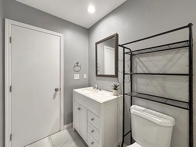 4214 Cleveland Ave — Photo 8