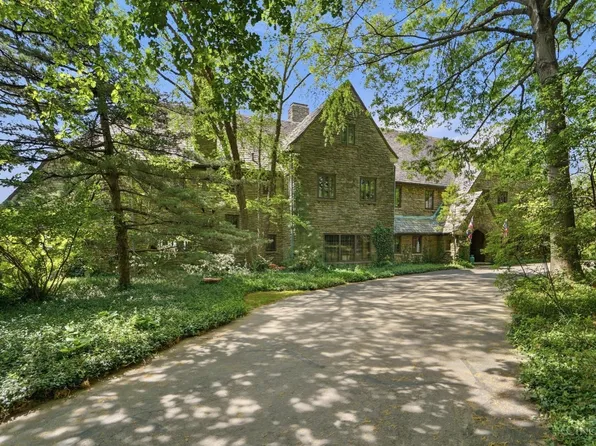 4 Grandin Ln, Cincinnati, OH 45208