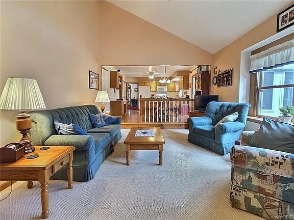 4th image of 6123 Blossom Ct