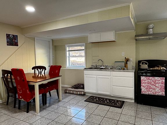 4th image of 1197 Seven Springs Cir