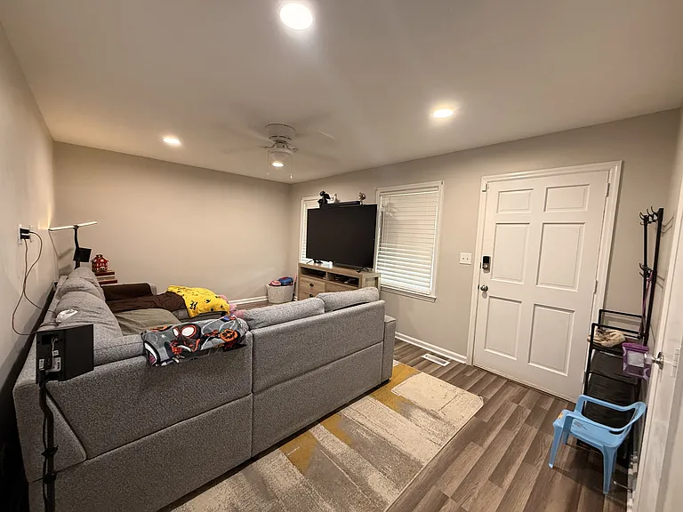 507 Birchwood Ct — Photo 2