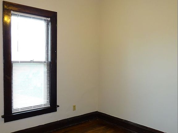 5th image of 14 Oak Grove St APT 204
