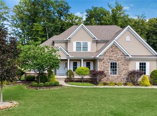 8185 Deepwood Blvd, Mentor, OH 44060