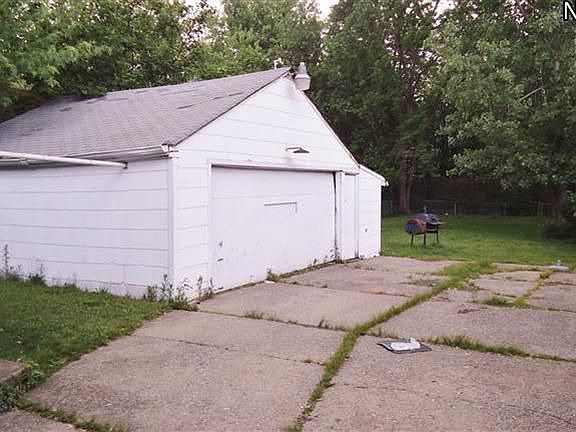 3rd image of 11716 Lena Ave