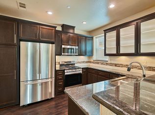 204 Cezanne Ln, Folsom, CA 95630