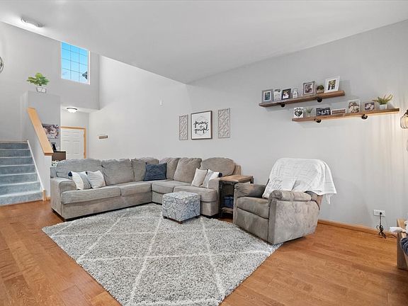 5th image of 65 E Haines Dr