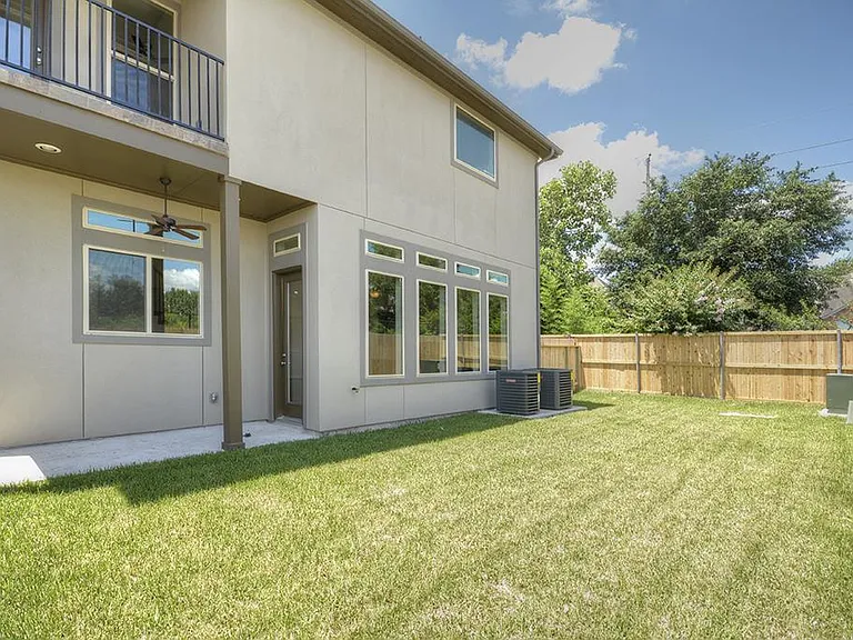 Dartmoor Terrace Dr — Photo 28