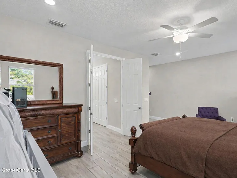 1835 Eugenia Ct NW — Photo 17