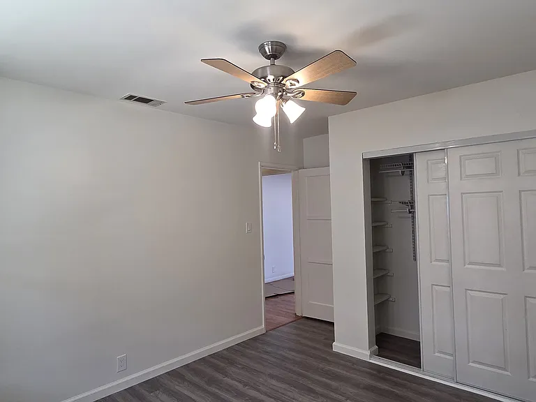 4759 Lakewood Blvd — Photo 11